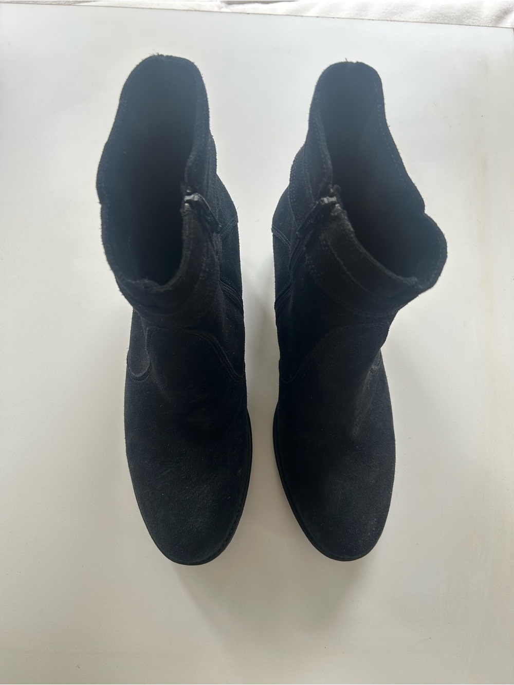 La Canadienne Black Suede Mid Heel Boot